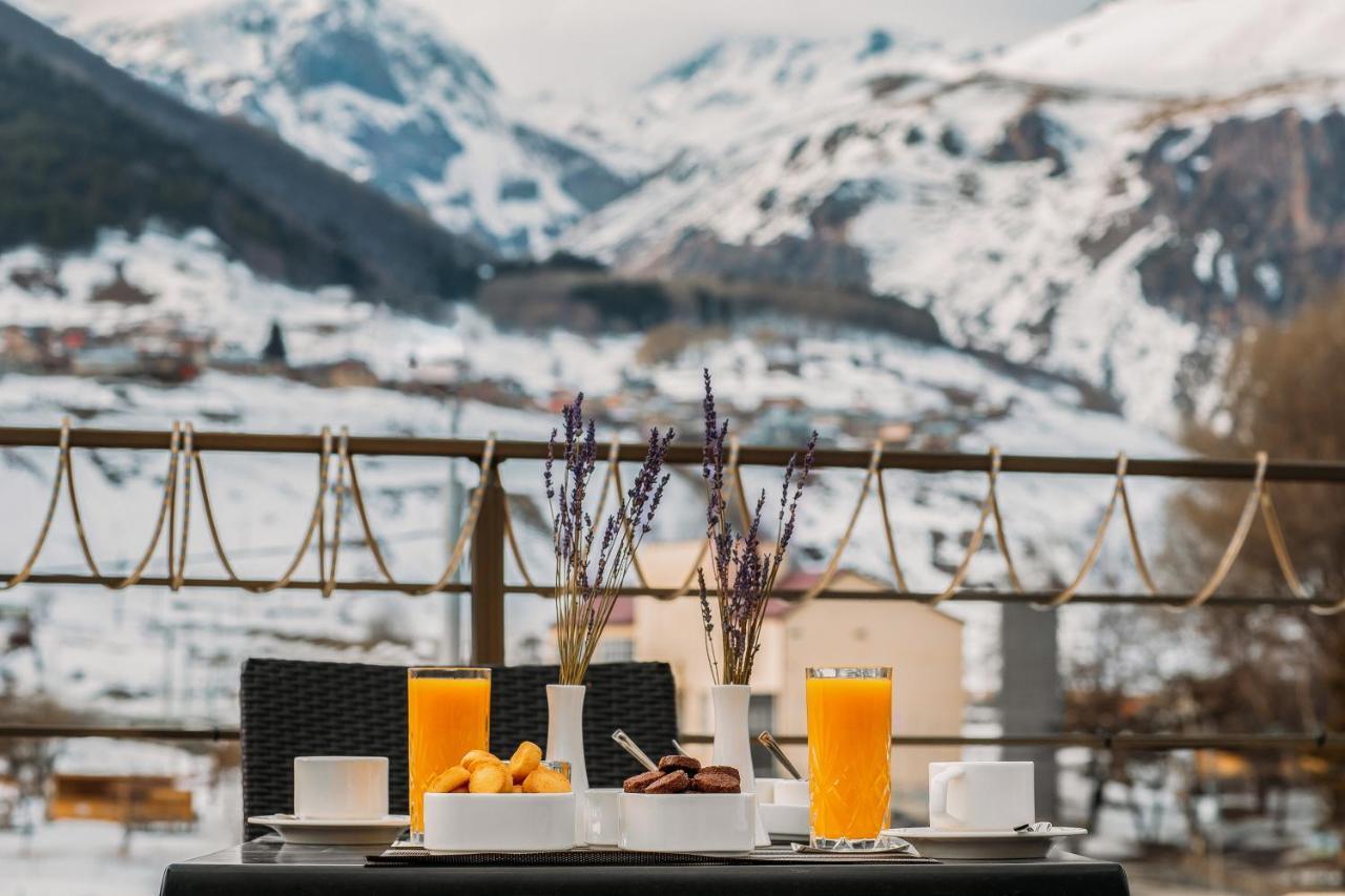 Porta Caucasia Kazbegi Zewnętrze zdjęcie